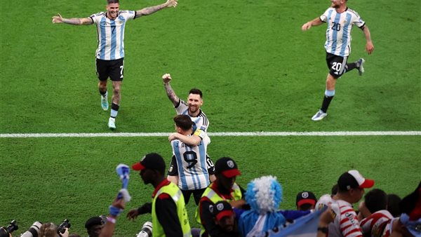 ميسي يقود هجوم الأرجنتين أمام هولندا