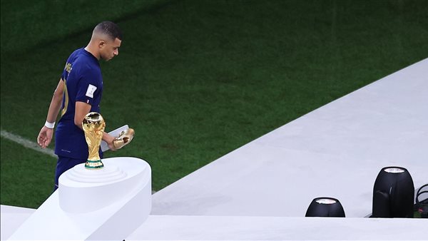 مبابي يفوز بجائزة هداف كأس العالم قطر 2022