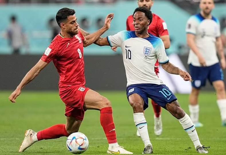 ستيرلينج لن يشارك مع إنجلترا أمام السنغال لأسباب عائلية
