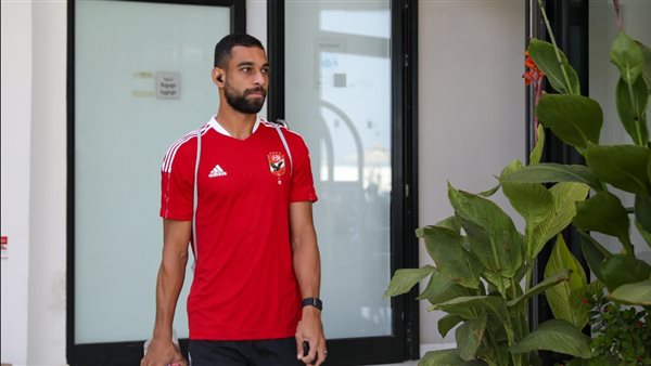 السولية ومتولي يساندان الأهلي أمام الزمالك من مدرجات استاد القاهرة