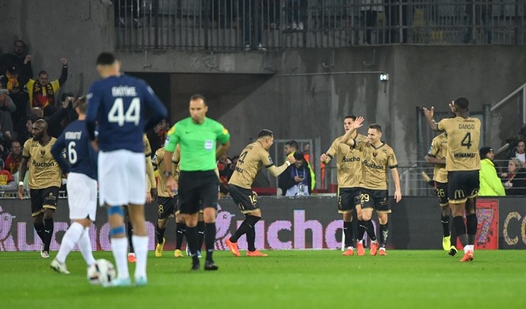 لانس يهزم باريس سان جيرمان 3-1 ويواصل ملاحقته علي قمة الدوري الفرنسي