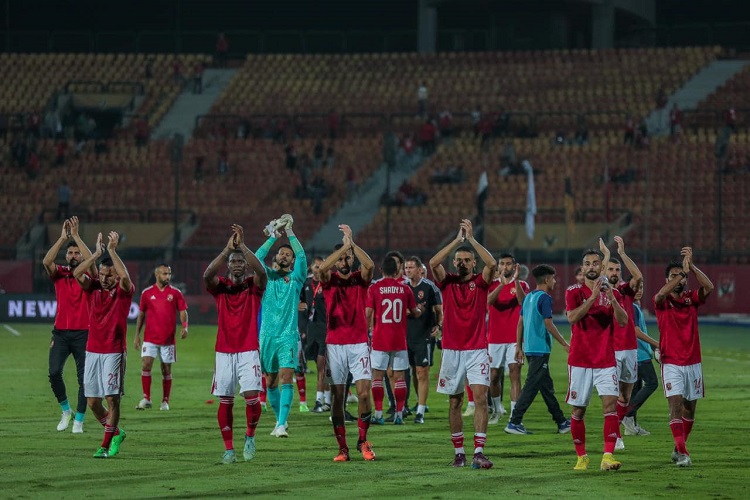 نقل لاعب الأهلي إلي المستشفى بعد انتهاء مباراة إنبي