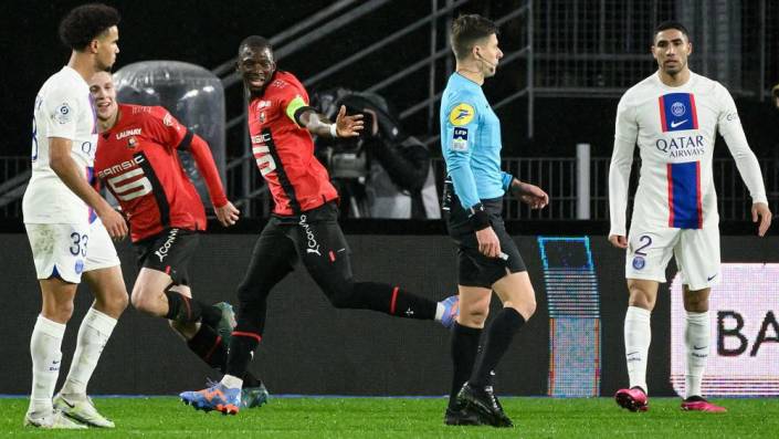 رين يفوز علي باريس سان جيرمان 1-0 في الدوري الفرنسي