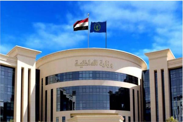 وزير الداخلية يعتمد حركة تنقلات وترقيات ضباط الشرطة .. مرفق الأسماء