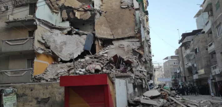 انهيار جزئي لعقار شرق الإسكندرية دون أي إصابات أو خسائر بشرية في الأرواح