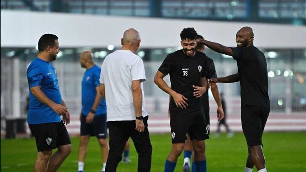 مصطفى الزناري يتعافي من الإصابة ويشارك في مران الزمالك