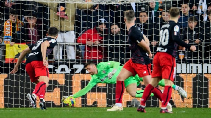 ​أتلتيك بلباو​ يفوز علي ​فالنسيا​ 2-1 في الدوري الإسباني