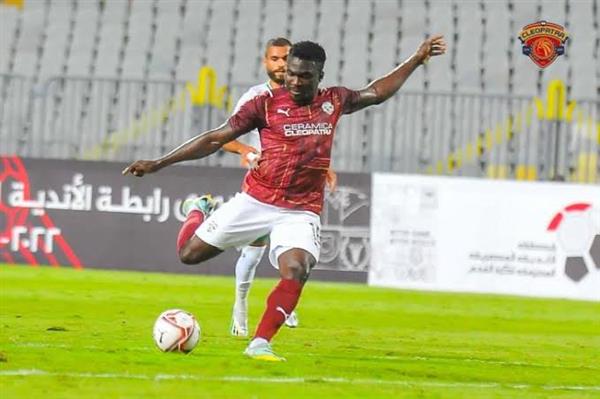 تشكيل سيراميكا كليوباترا أمام حرس الحدود