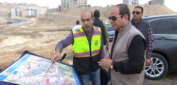 الرئيس السيسي يجري جولة تفقدية للأعمال الإنشائية بالقاهرة الكبرى