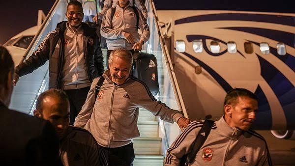 بعثة الأهلي تغادر مطار القاهرة متجهةً إلى جنوب أفريقيا استعداداً لمواجهة صن داونز