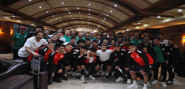 وزير الرياضة ورئيس اتحاد الكرة يستقبلان بعثة المنتخب الأولمبي بمطار القاهرة