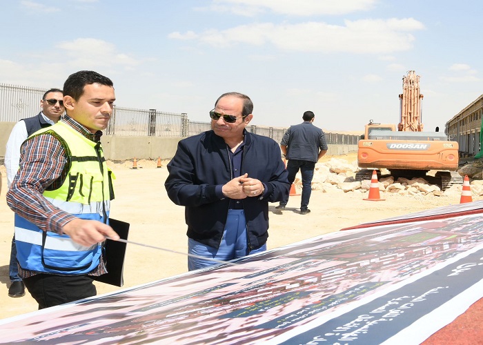 الرئيس السيسي يتفقد عدداً من المشروعات بالقاهرة