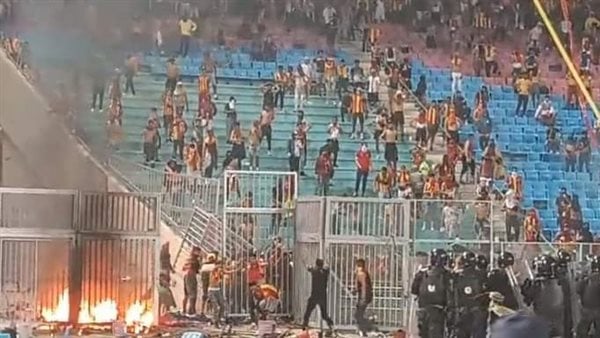 كاف يحيل أحداث مباراة الترجي وشبيبة القبائل الجزائري إلي لجنة الإنضباط