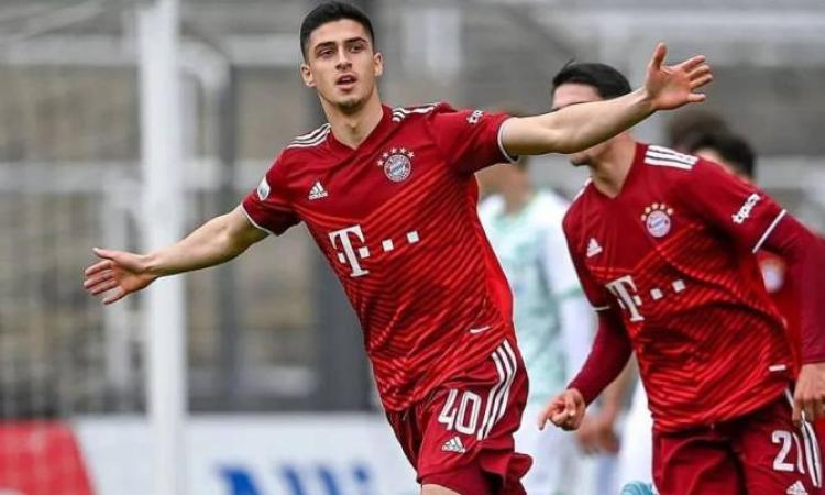 بوروسيا مونشنجلادباخ يعلن تعاقده مع لاعب بايرن ميونخ