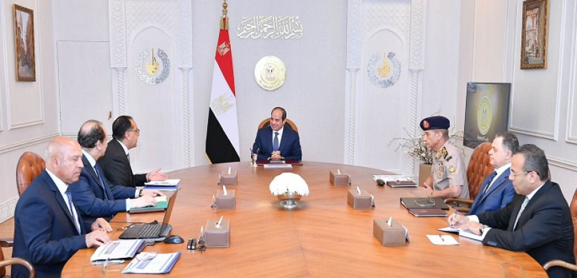 الرئيس السيسى يوجه بضمان العودة الآمنة للمصريين وتوفير الخدمات الإغاثية في المعابر البرية بين مصر والسودان