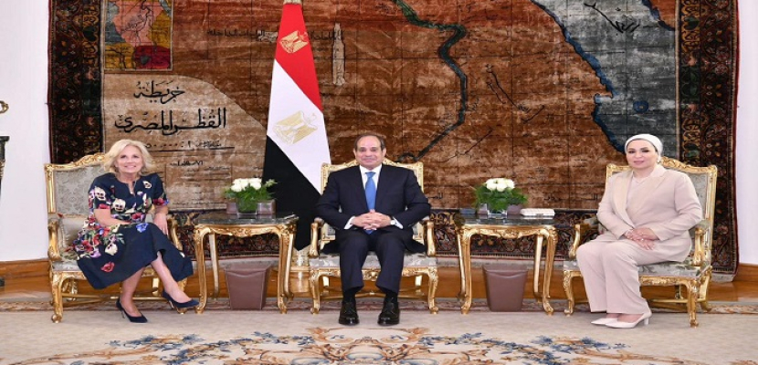 الرئيس السيسي وقرينته يستقبلان السيدة الأمريكية الأولى بقصر الاتحادية