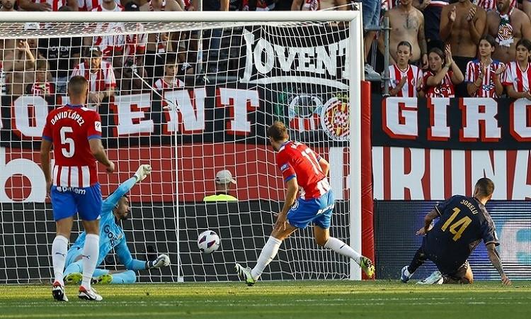 ريال مدريد يفوز على جيرونا 3-0 ويتصدر الدوري الإسباني