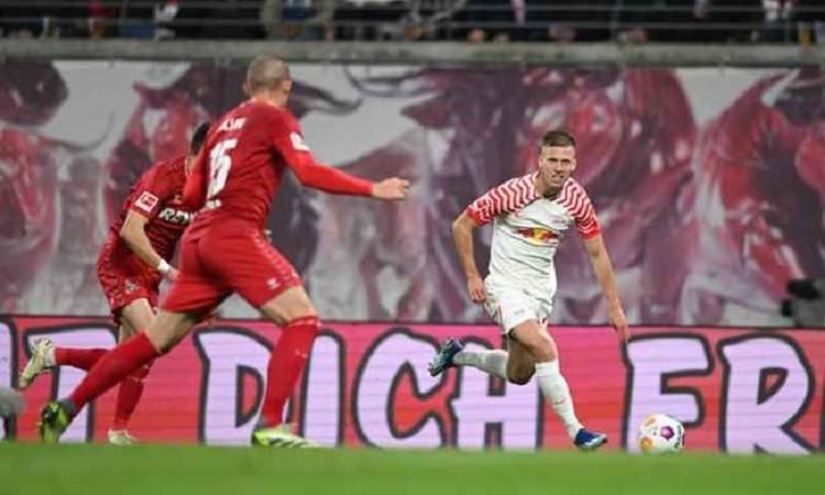 لايبزيج يكتسح كولن 6-0 في الدوري الألماني