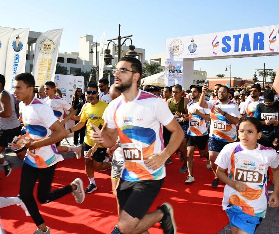 إنطلاق ماراثون الغردقة ريس للجري علي هامش مهرجان البحر الأحمر للفعاليات الرياضية