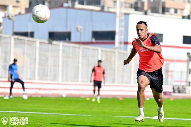 ناصر منسي ينتظم في تدريبات الزمالك عقب انتهاء برنامجه التأهيلي