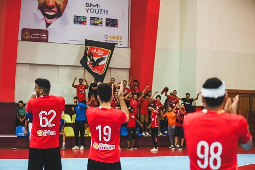 الأهلي يفوز علي البنك 38-24 ويعزز تصدره لدوري المحترفين لكرة اليد