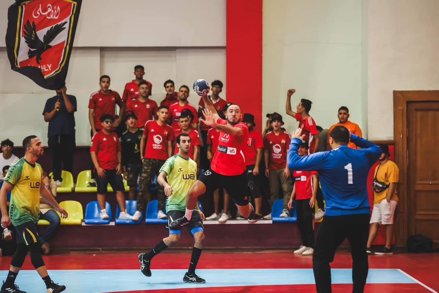 الأهلي يفوز علي الجزيرة ٣١-٢١ في دوري المحترفين لكرة اليد