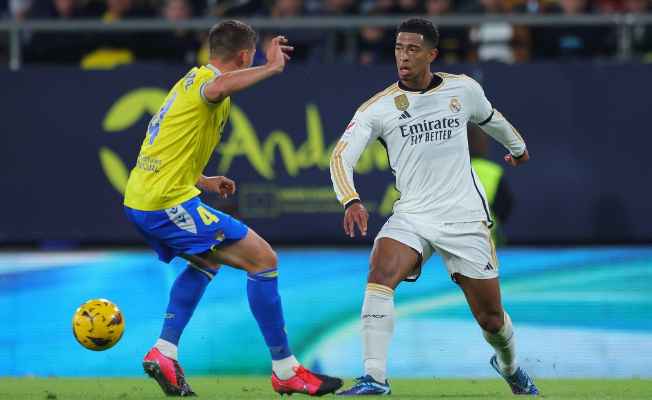 ريال مدريد يفوز على قادش 3-0 ويتصدر الدوري الإسباني