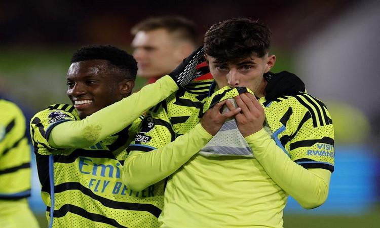 أرسنال يحل ضيفاً علي فولهام اليوم وعينه علي صدارة الدوري الإنجليزي