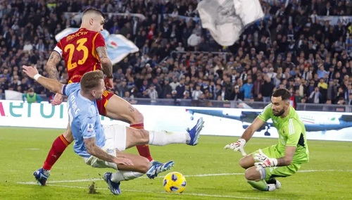 لاتسيو يتعادل مع روما بدون أهداف في الدوري الإيطالي