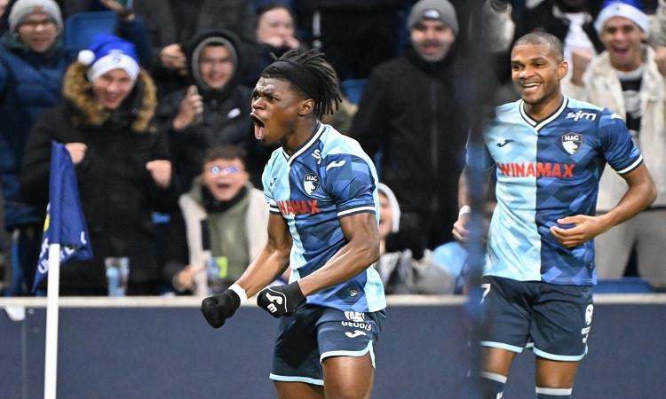 لوهافر يفوز على نيس 3-1 في الدوري الفرنسي