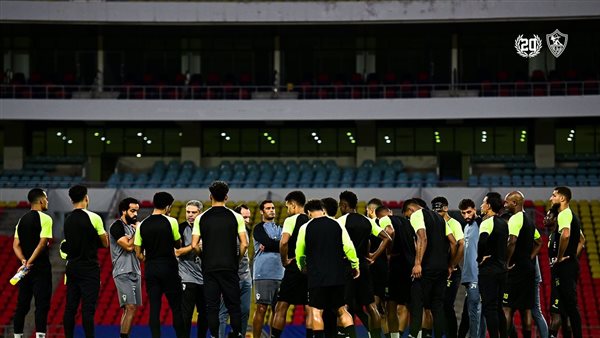 سفيرة مصر في أنجولا تطمئن على بعثة الزمالك قبل مواجهة ساجرادا غدًا