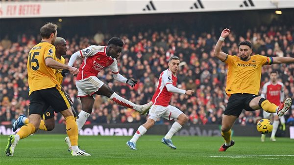 أرسنال يفوز على ولفرهامبتون 2-1 ويواصل تصدر الدوري الإنجليزي