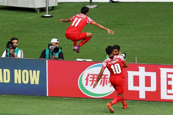 الأردن تطيح بالعراق بفوز مثير 3-2 وتتأهل لربع نهائي أمم آسيا