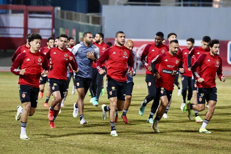 الأهلي يواصل الإستعداد لمباراة القمة أمام الزمالك دون راحة