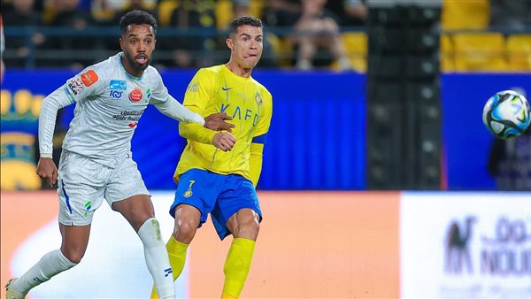 رونالدو يقود النصر للفوز على الفتح 2-1 في الدوري السعودي