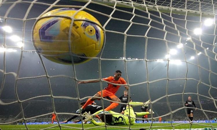 إنتر ميلان يفوز على سالرنيتانا 4-0 في الدوري الإيطالي