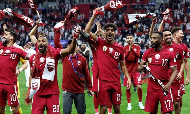 قطر تفوز على إيران 3-2 وتضرب موعداً مع الأردن بنهائي كأس آسيا