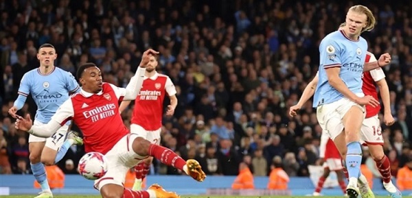 صدام ناري بين مانشستر سيتي وأرسنال اليوم في صراع صدارة البريميرليج