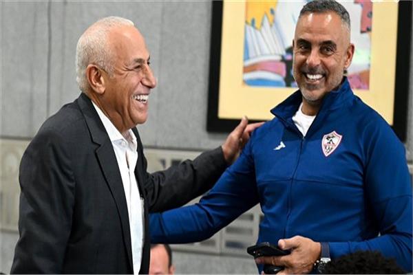 حسين لبيب يهنئ لاعبي الزمالك بالتأهل لنهائي الكونفدرالية