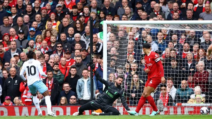 كريستال بالاس يفوز على ليفربول 1-0 في الدوري الإنجليزي