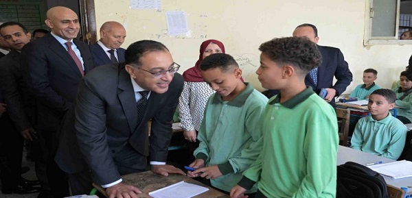 رئيس الوزراء يقوم بزيارة لمدرسة محمد متولي الشعراوي بإدارة السلام