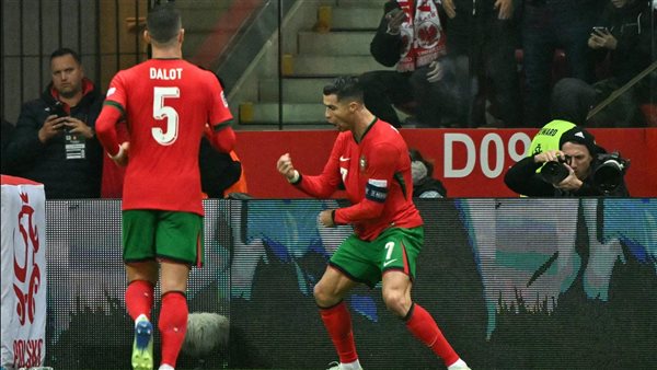 منتخب البرتغال يتقدم على بولندا 2-0 بالشوط الأول