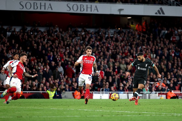 ليفربول يتعادل مع آرسنال 2-2 في الدوري الإنجليزي