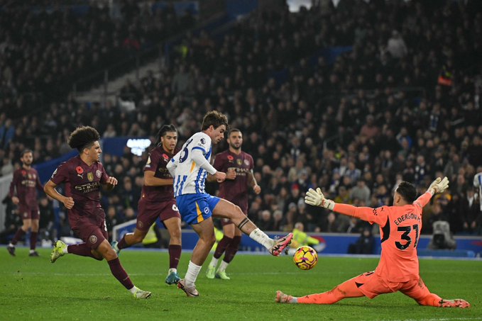 برايتون يفوز علي مان سيتي 2-1 ويزيد أوجاعه بالدوري الإنجليزي