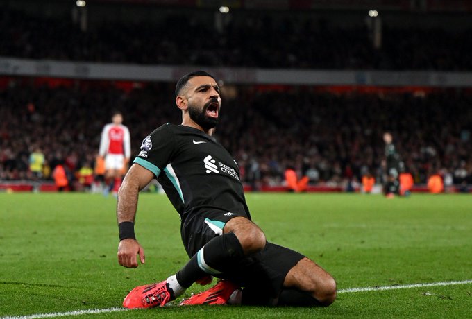 ليفربول يفوز على برايتون 2-1 ويتصدر الدوري الإنجليزي