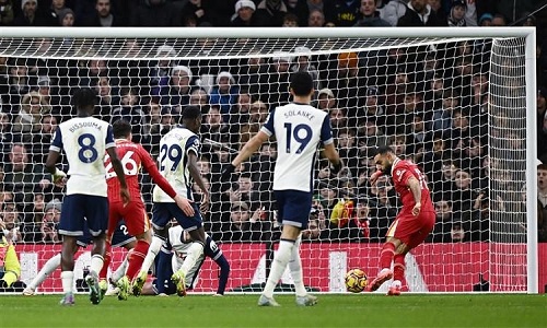 ليفربول يفوز على توتنهام 6-3 ويعزز صدارته للدوري الإنجليزي