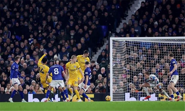 برايتون يفوز على تشيلسي 3-0 في الدوري الإنجليزي