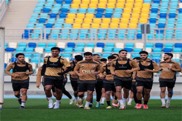 تدريبات استشفائية للاعبي الزمالك الأساسيين في القمة