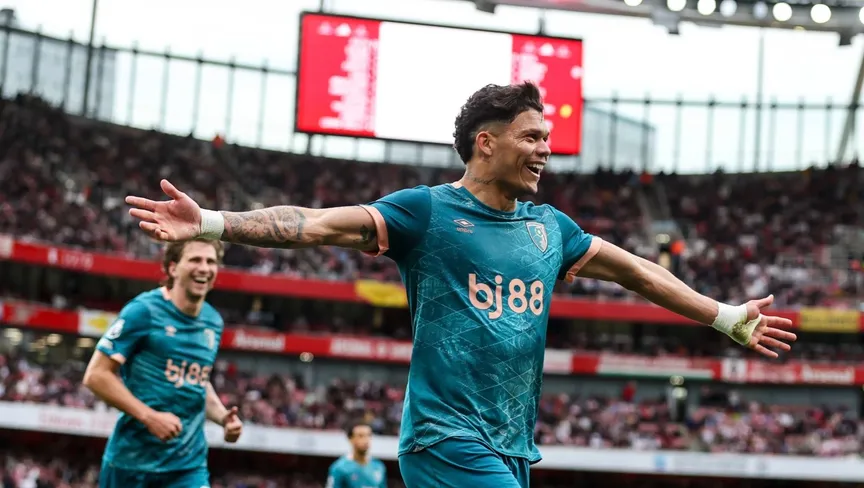 بورنموث يفوز علي آرسنال 2-1 في الدوري الإنجليزي