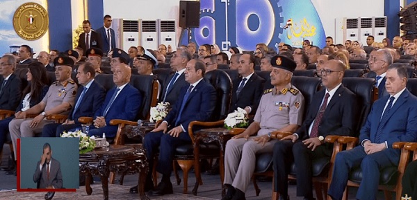 الرئيس السيسى يشهد إحتفالية عيد العمال بالسويس